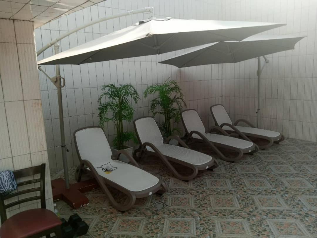 Gold Hotel Bafang Exterior foto