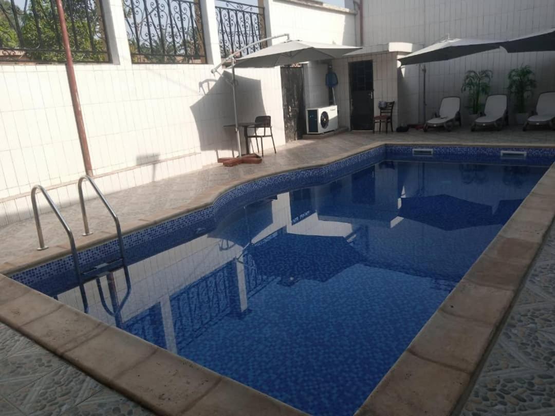 Gold Hotel Bafang Exterior foto